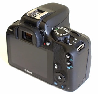 Canon EOS Kiss X7のデザインと操作性のレビュー