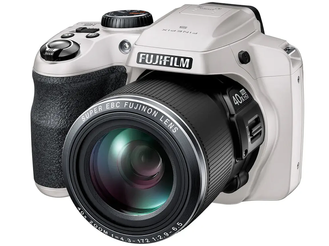 FinePix S8200 "ホワイト"の新品/中古の在庫一覧 2枚目