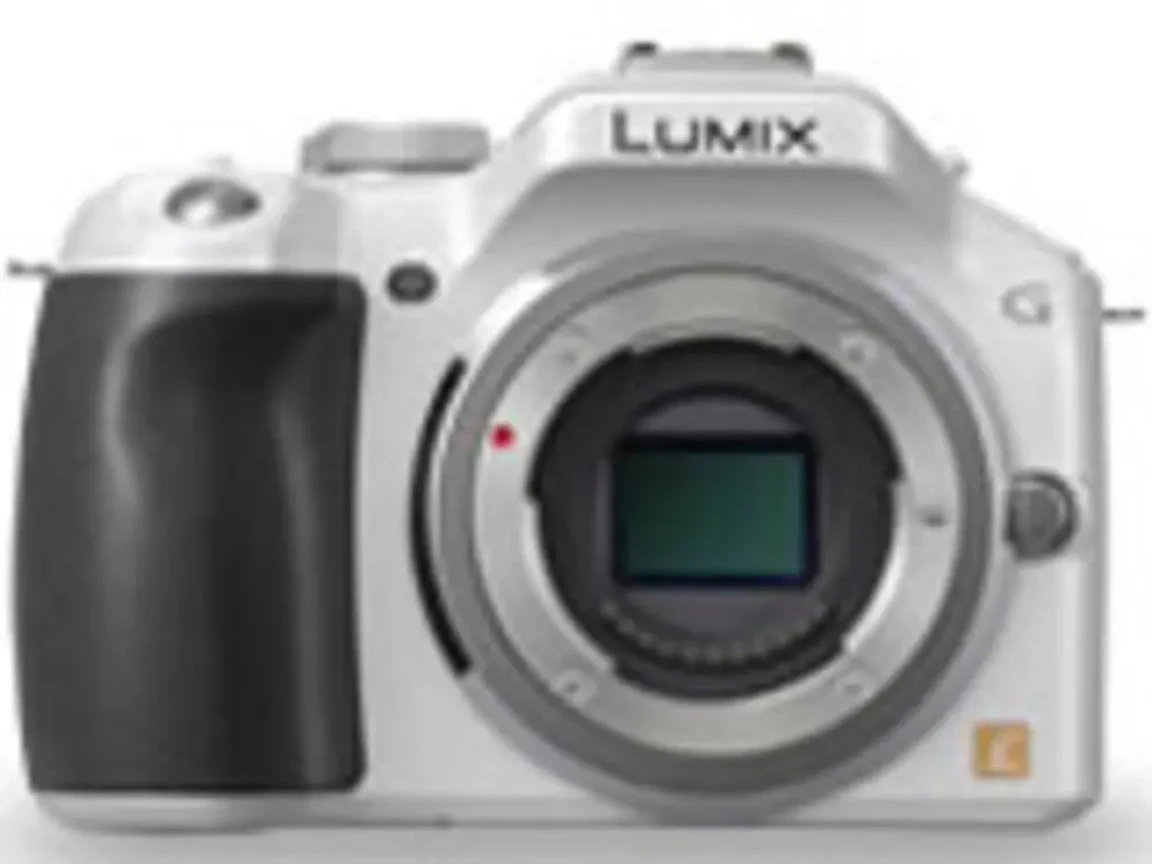 LUMIX DMC-G5-W ボディ "シェルホワイト"