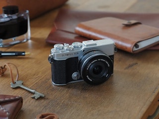 OM SYSTEM OLYMPUS PEN E-P7の手ブレ補正と低速シャッターの実力