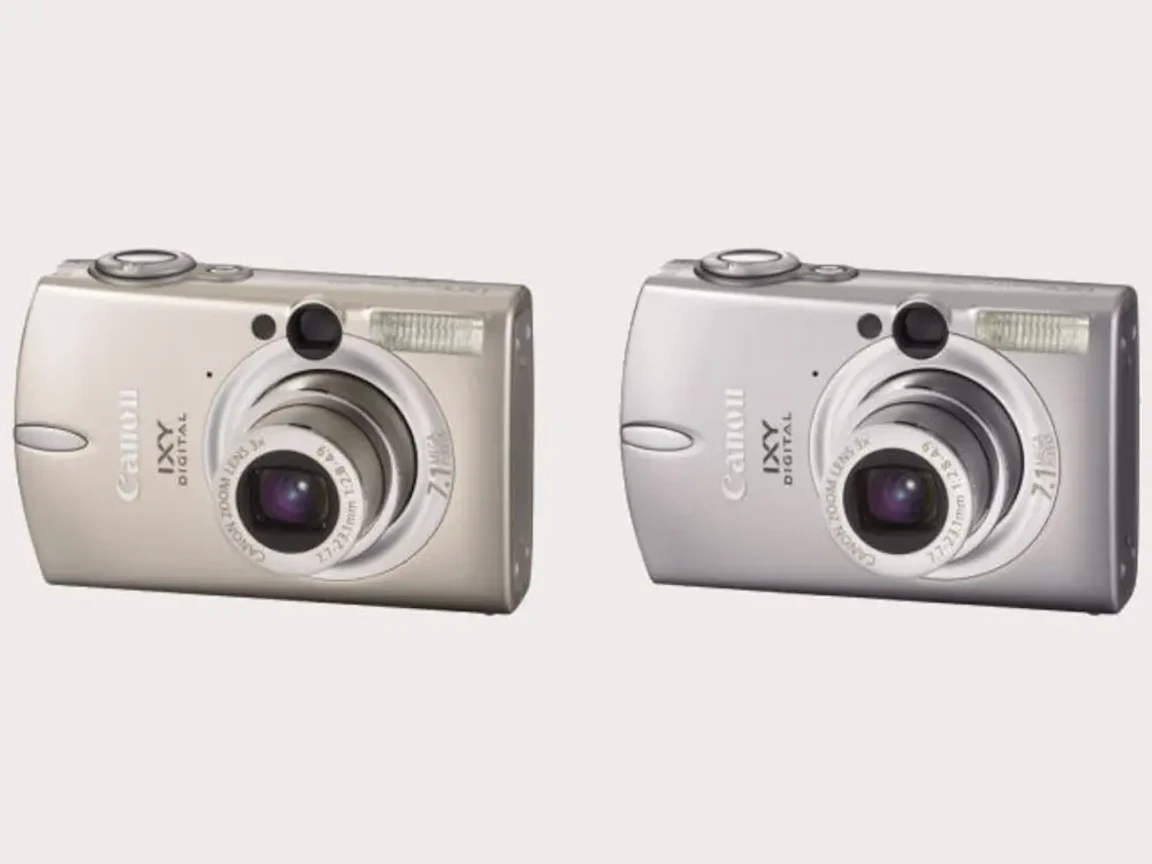 IXY DIGITAL 700