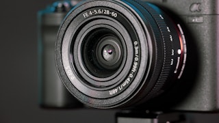 FE 28-60mm F4-5.6 SEL2860のデザインと操作性のレビュー