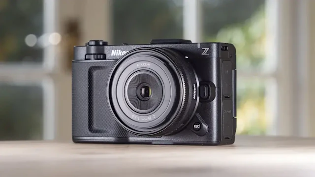 【2026年版】Nikon ZRのレビュー比較まとめ 小規模映像制作に最適