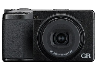 RICOH GR IV｜夜の街スナップに強い最新GR