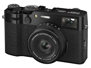 FUJIFILM X100VI:フィルムシミュレーションで“現代のレトロ”を作る高級コンデジ