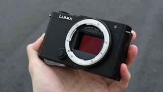 携帯性・ホールド感の比較:軽さのSIGMA fp、完結力のLUMIX S9