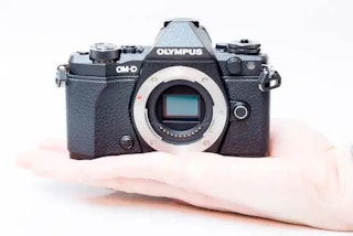 OLYMPUS OM-D E-M5 Mark II のデザインと操作性のレビュー