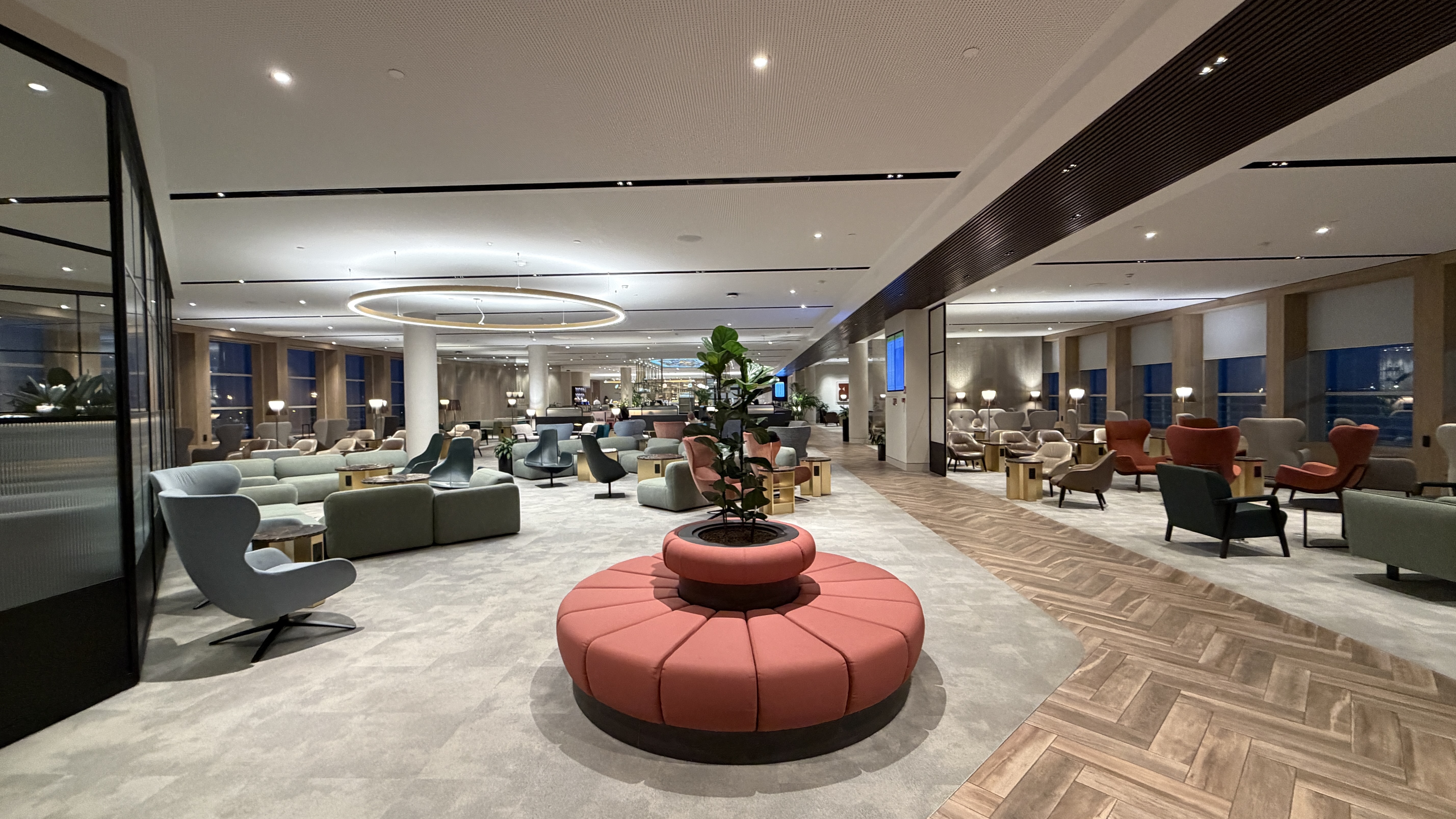 ブリュッセル空港The Viewラウンジ訪問記 ビール飲み放題と仮眠室が魅力の国際線ラウンジ