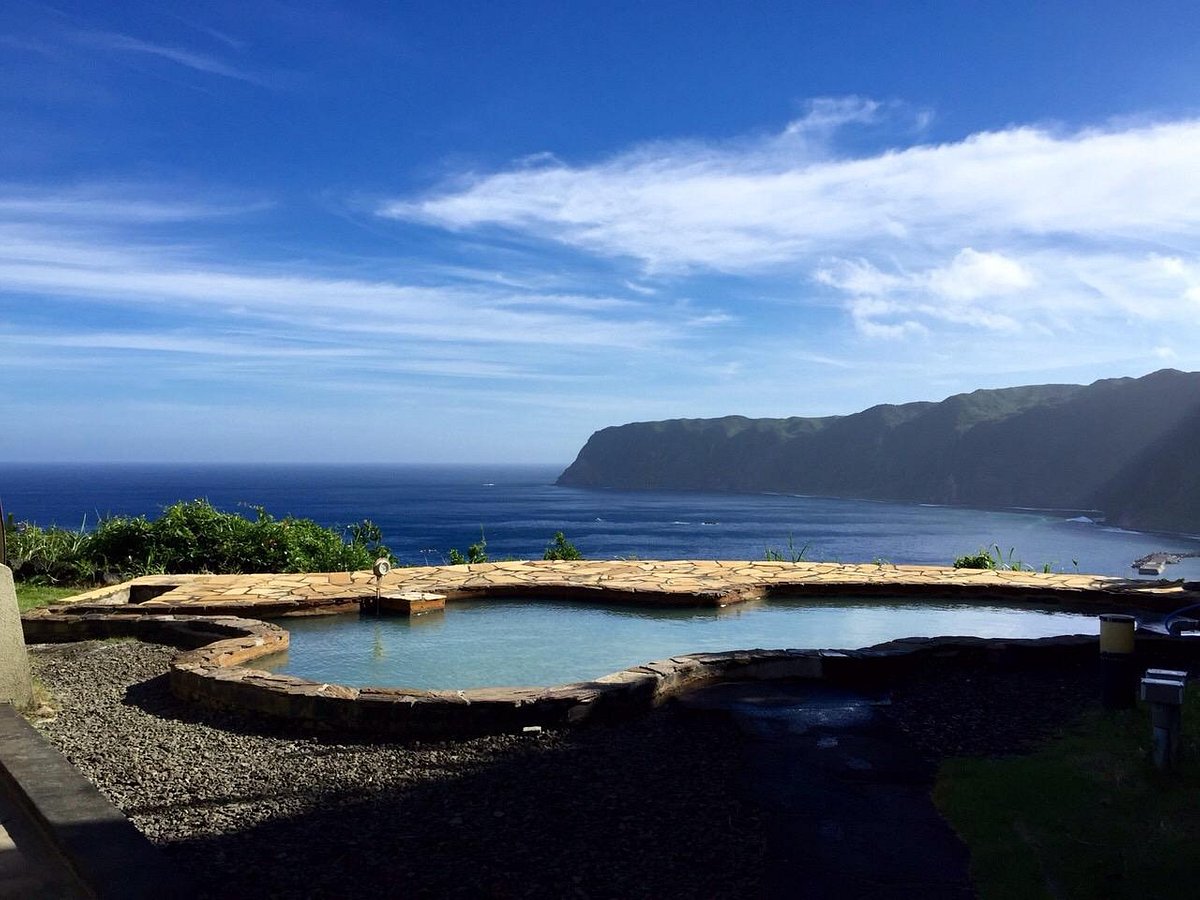 全国2位の絶景温泉！大海原を見ながら入る露天風呂と島寿司を堪能する八丈島