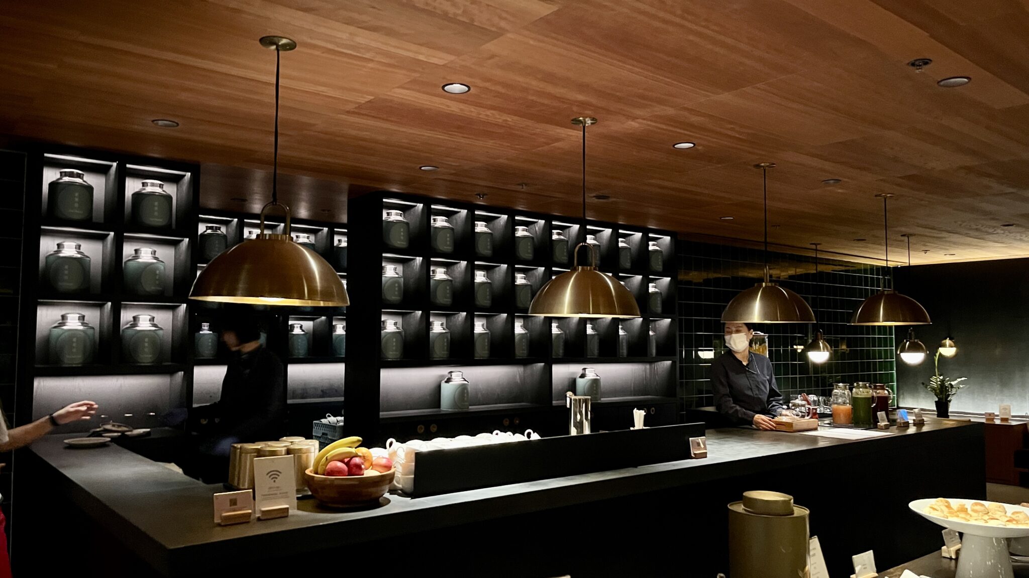 乗り継ぎ時間を快適に！香港国際空港「The Pier」ラウンジでシャワーも食事も楽しむ方法