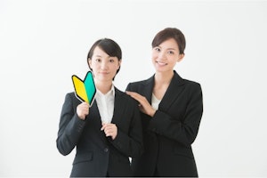 エルダーとは?エルダーのメリットやメンターとの違いを紹介