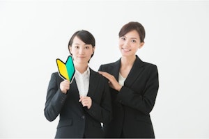エルダーとは？エルダーのメリットやメンターとの違いを紹介