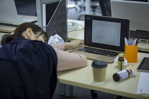 ブラック企業で副業はムリ?ホワイトな働き方を手に入れるための派遣という選択肢