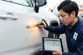 【2026年最新】車査定で傷はいくら減額される？修理すべき？バンパー下のガリ傷や傷だらけの時の対策をプロが解説