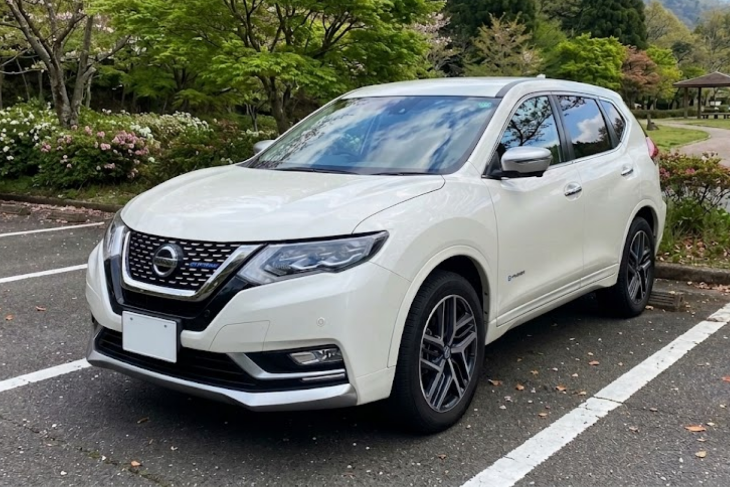 エクストレイルの税金はいくら?新型T33から中古車13年経過後の増税まで徹底解説