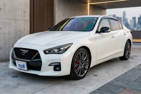 スカイラインの燃費は悪い？現行V37・400Rの実燃費と維持費、ライバル車比較を徹底解説