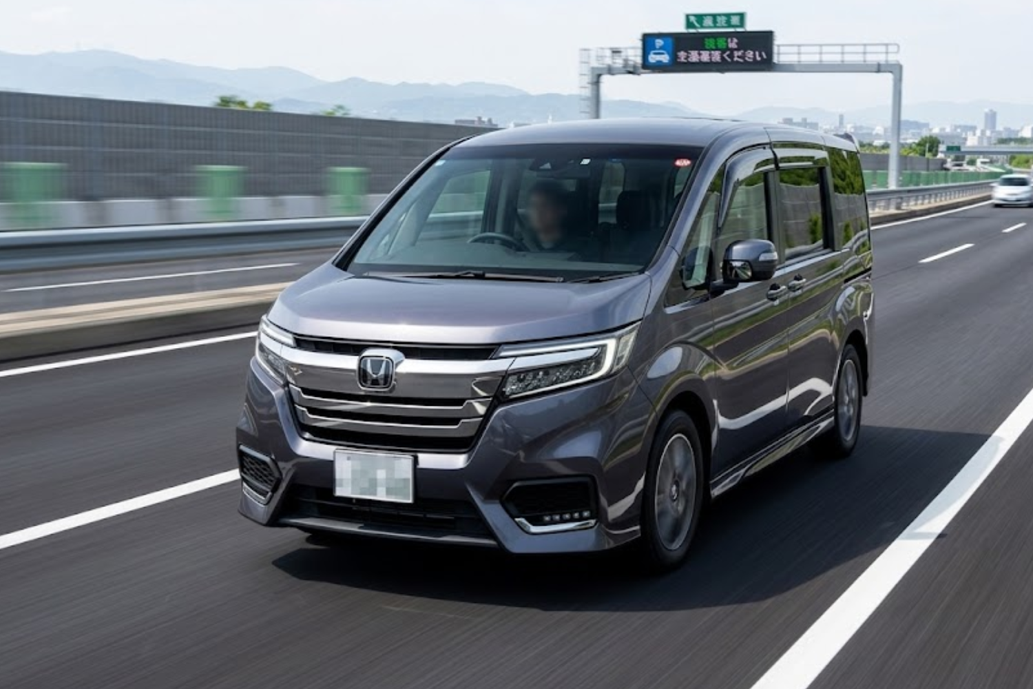 ステップワゴンスパーダの燃費は悪い？実燃費・ライバル比較・維持費をプロが徹底解説