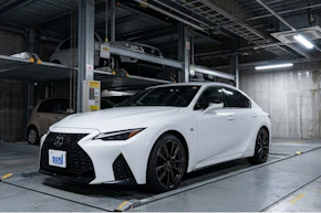 レクサスISの燃費は悪い?実燃費レポートと年間ガソリン代シミュレーション、生産終了に伴う市場動向まで徹底解説