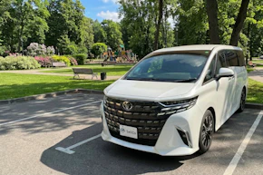 アルファードを高く売る秘訣！リセール最強オプションと最新相場