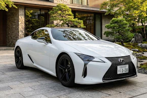 レクサスLCの燃費性能を徹底解剖！LC500・LC500hのカタログ燃費と実燃費、維持費の違いまで完全解説