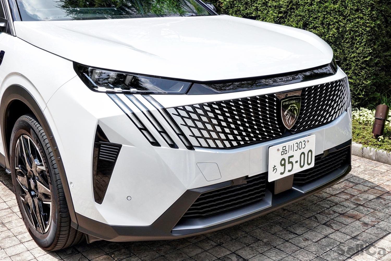 プレミアムからの乗換が急増中!? プジョー新型3008の完成度の高さは驚愕レベル！