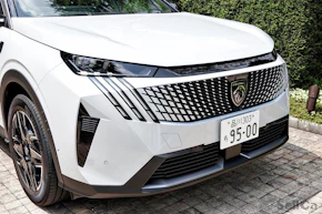 プレミアムからの乗換が急増中!? プジョー新型3008の完成度の高さは驚愕レベル！