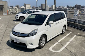 【徹底検証】トヨタ アイシスの燃費は悪い?カタログ燃費と実燃費の違い・ガソリン代をプロが解説