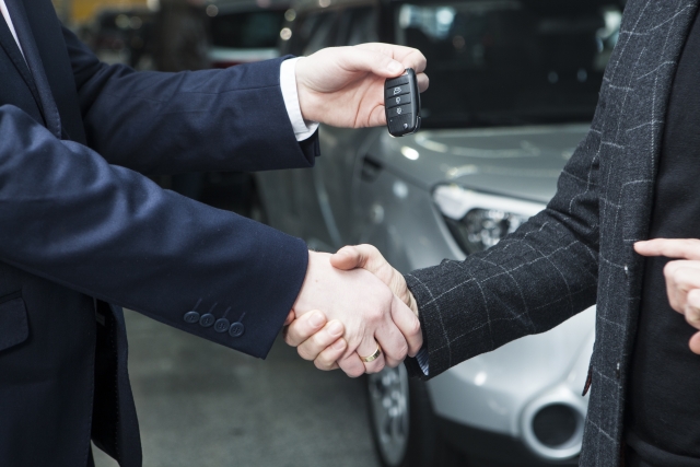 車の個人売買の流れを解説！必要書類からトラブル回避まで