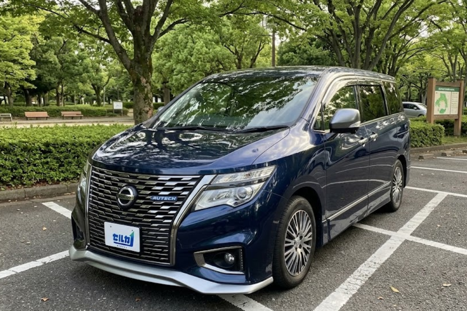 日産 エルグランドの燃費は悪い？E52型の実燃費とライバル比較、維持費の実態を徹底解説