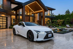 レクサス LCの維持費は年間いくら?LC500とLC500hの差や支払時期、安く抑えるコツを徹底解説