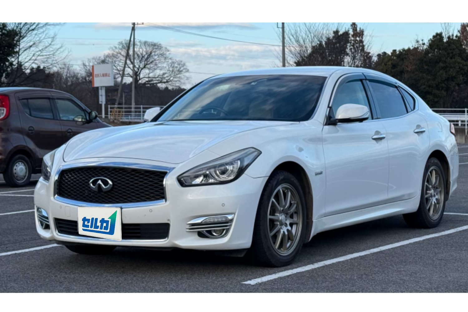 フーガハイブリッドの燃費は悪い？実燃費の真実と年間ガソリン代、ライバル比較を徹底解説