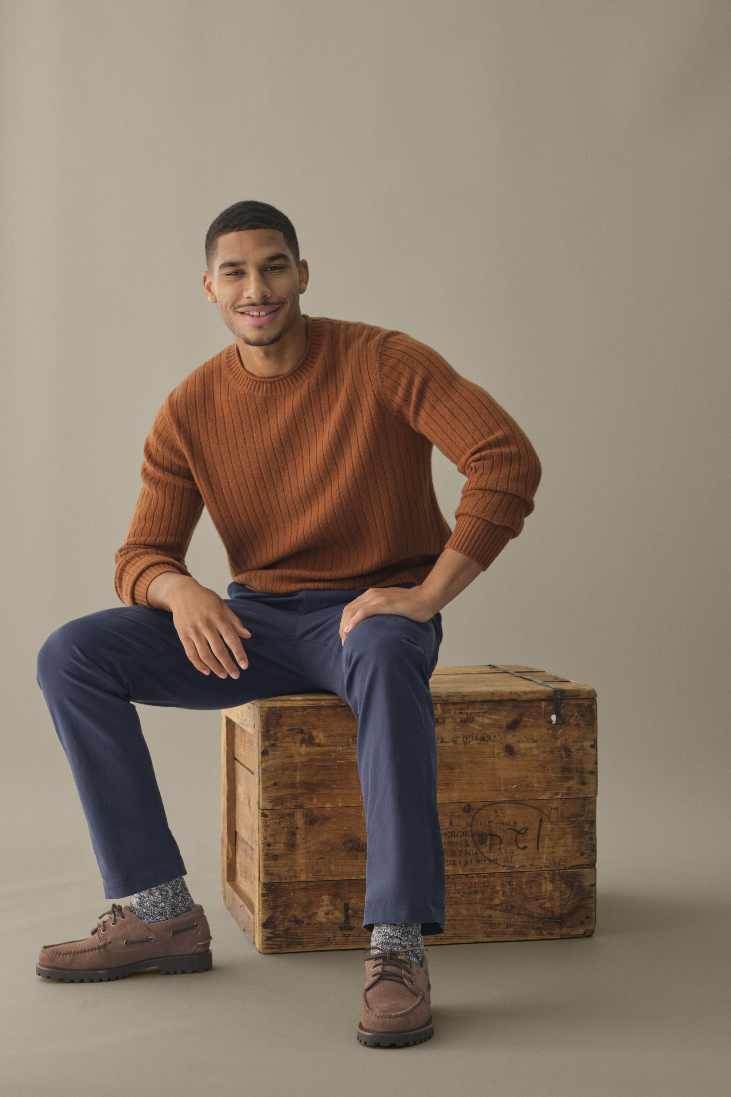 メンズ コンフォート・ストレッチ・チノ・パンツ、スタンダード