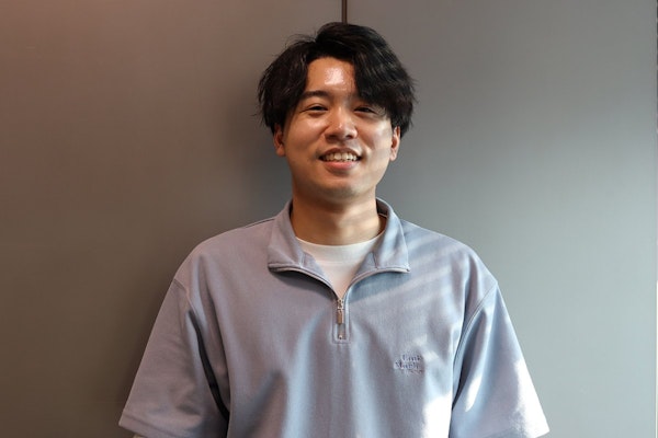 文系出身、プログラミング歴半年でエンジニアへ。大規模プロジェクトを牽引する、彼の成長の原動力とは。