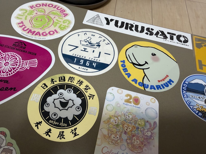 鳥羽フェリーのシール船のイラストにsince 1964と書かれている