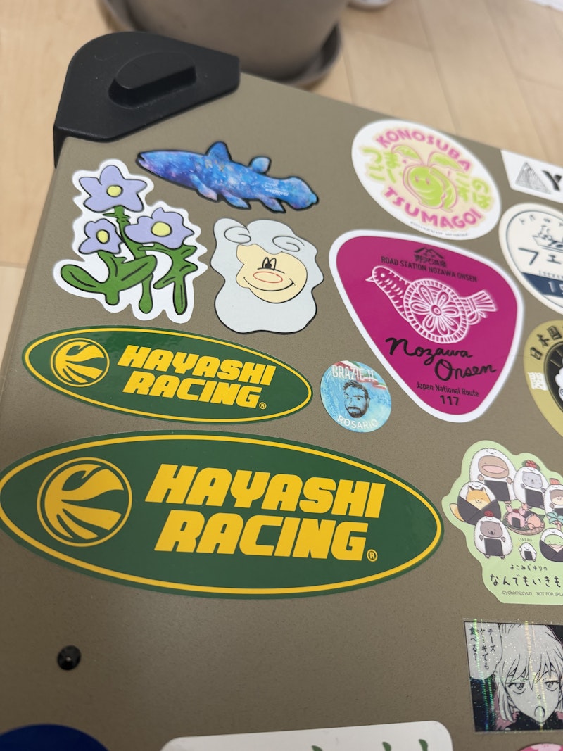 HAYASHI RACINGのロゴステッカー