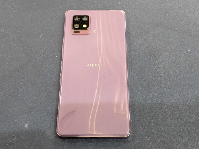 AQUOS zero6 バッテリー膨張 充電持ち悪い バッテリー持ち悪い 充電持ち良くする バッテリー持ち良くする バッテリー交換 故障 修理