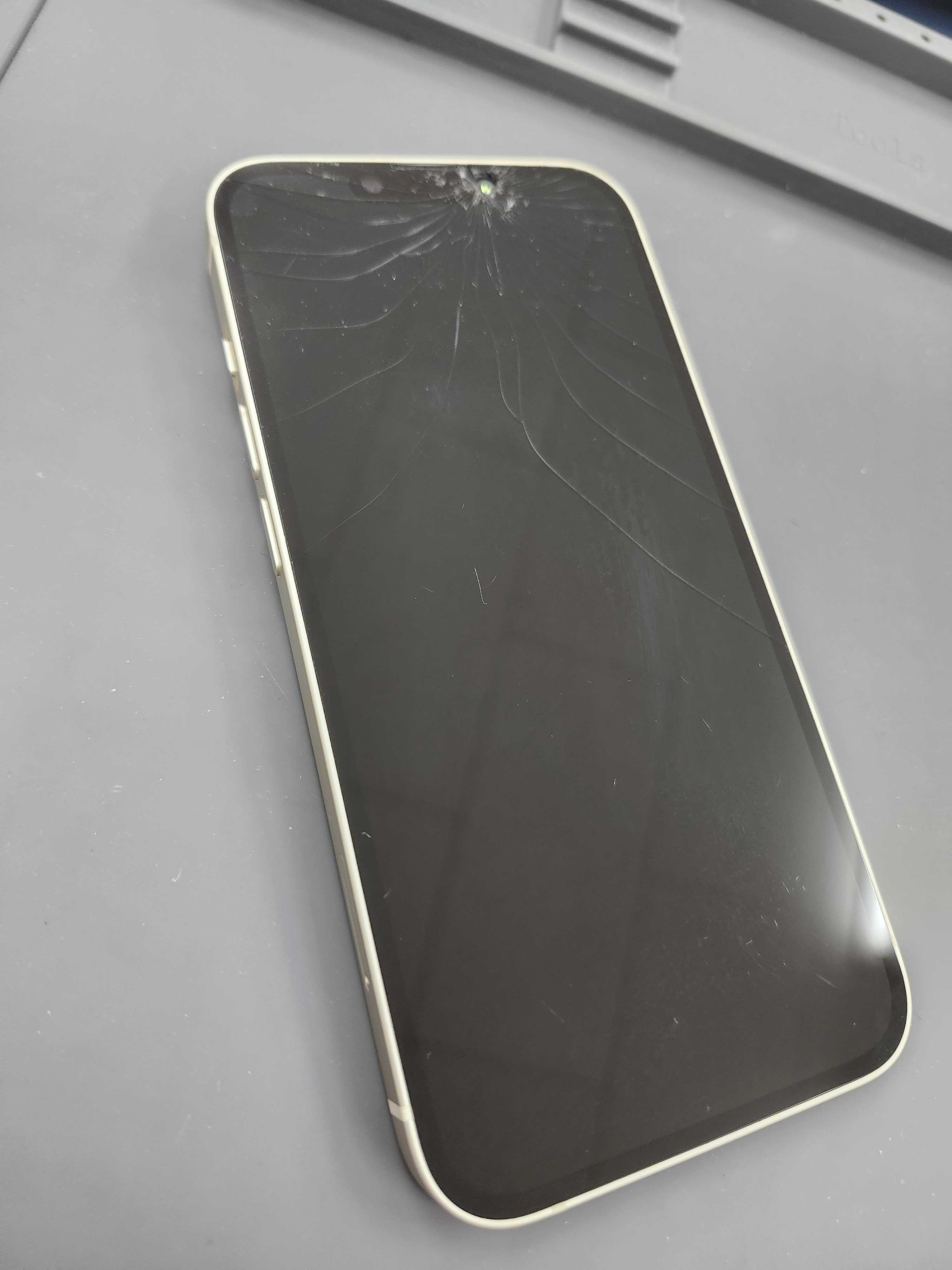 豊川市】iPhone14の画面割れ修理｜即日1時間で画面交換しました！