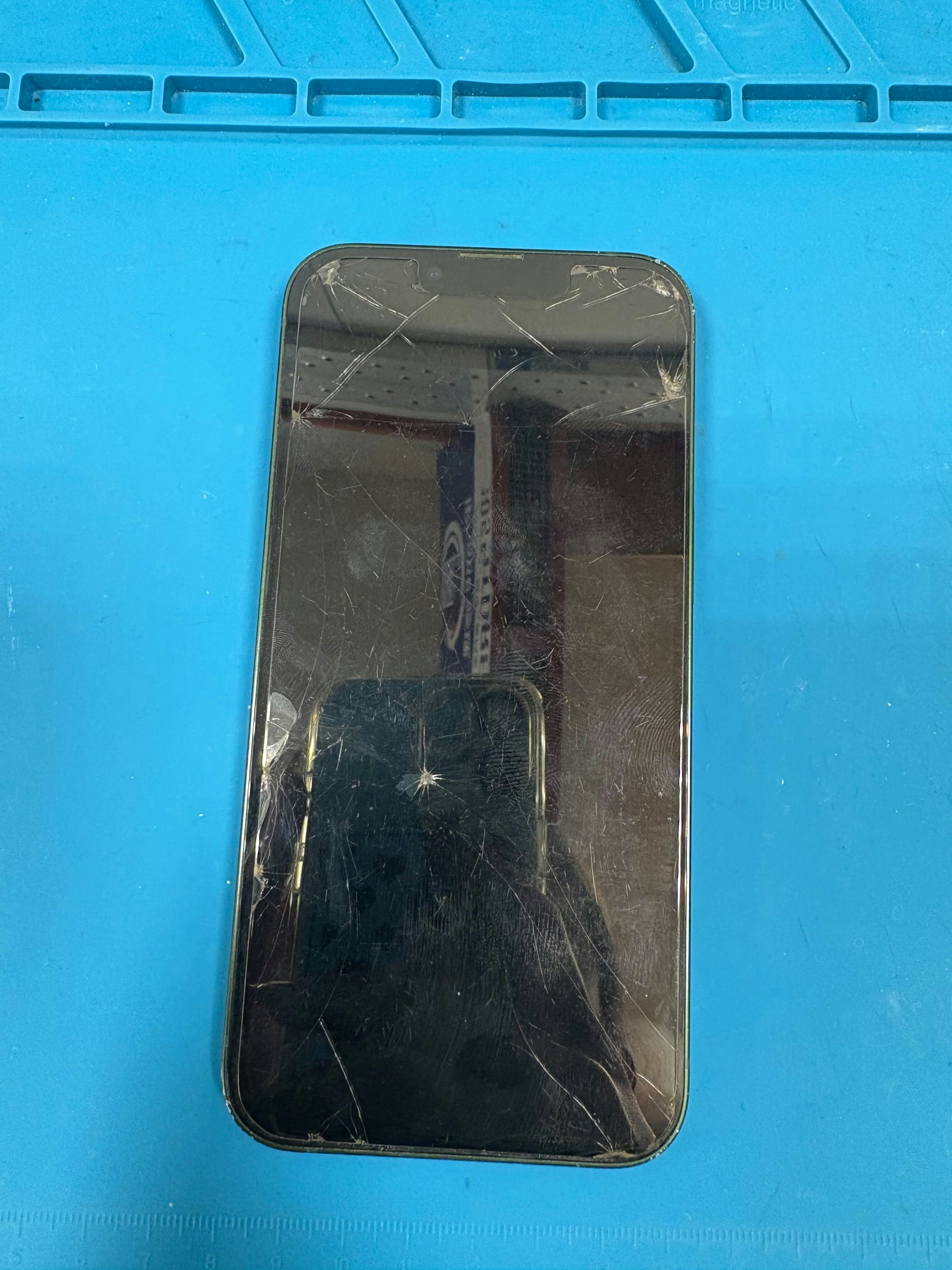 スマホ修理　背面交換　iPhone修理