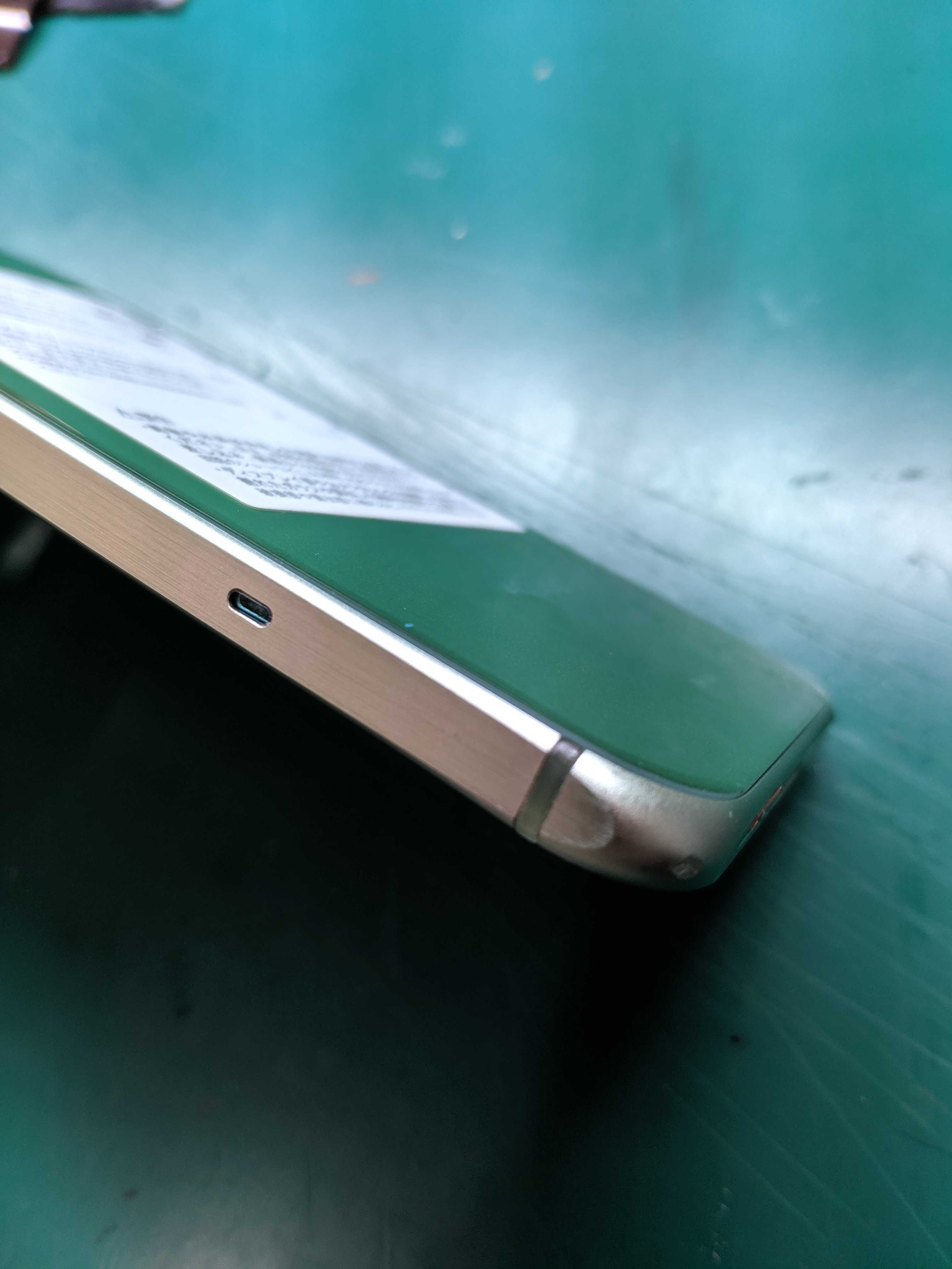 岡崎市】AQUOS ZETA バッテリー交換