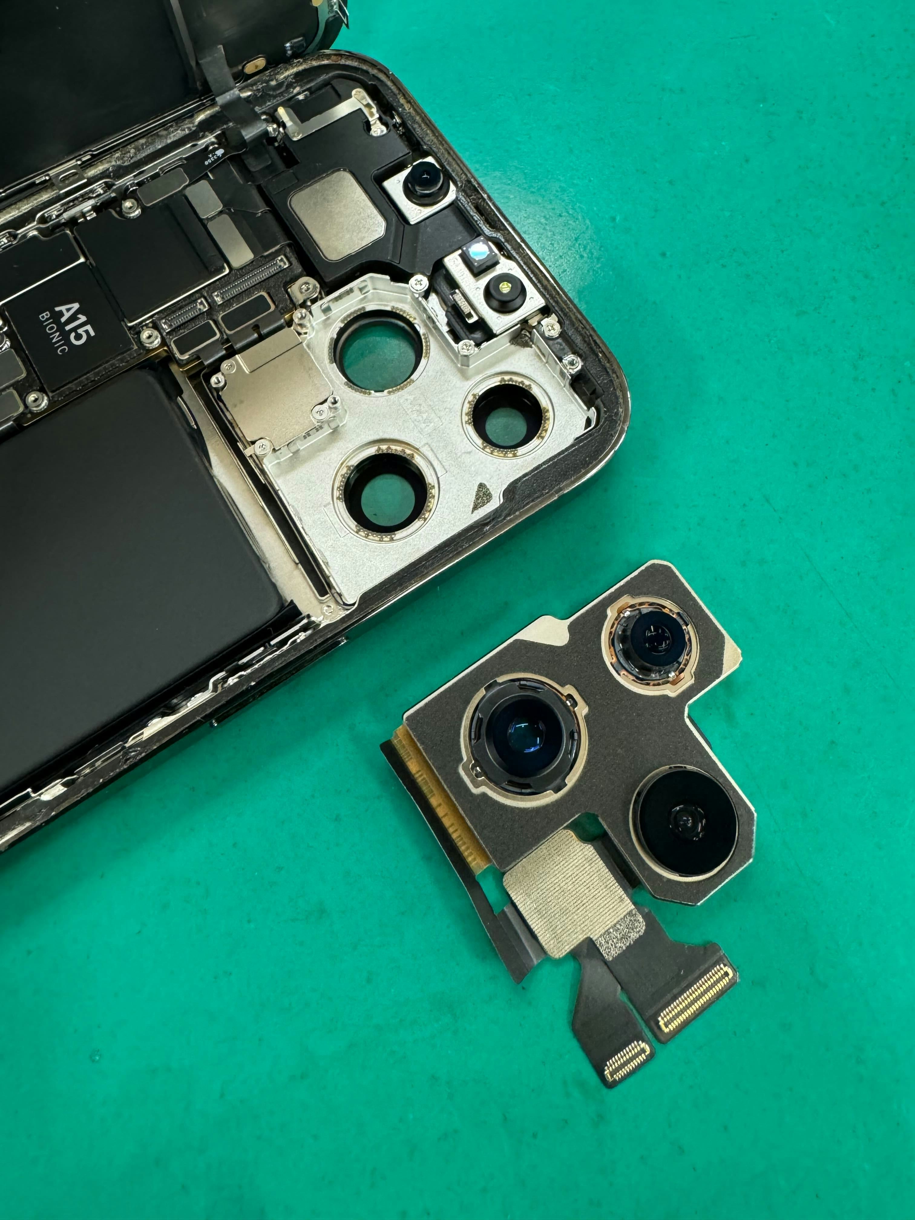 iPhone13Pro カメラ修理