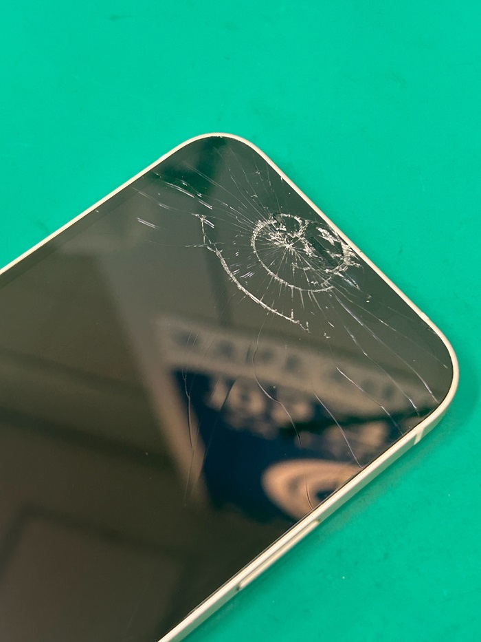 iPhone 12 画面割れ 修理 一宮市