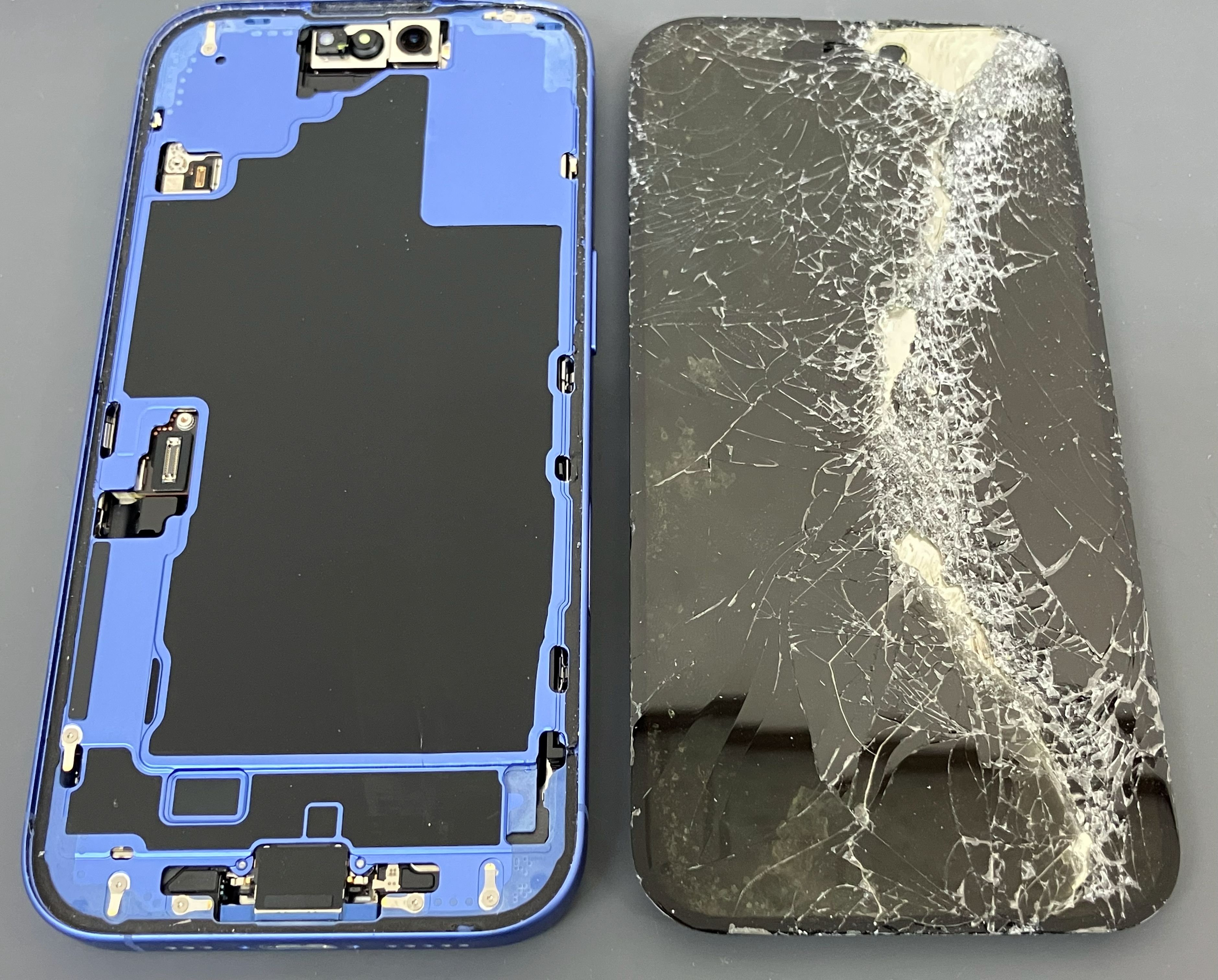 iPhone16 128GB ホワイト ※一部画面割れ、傷有り iPhone16の画面割れ…放置は危険！ちょっとのヒビでも、症状は一気に