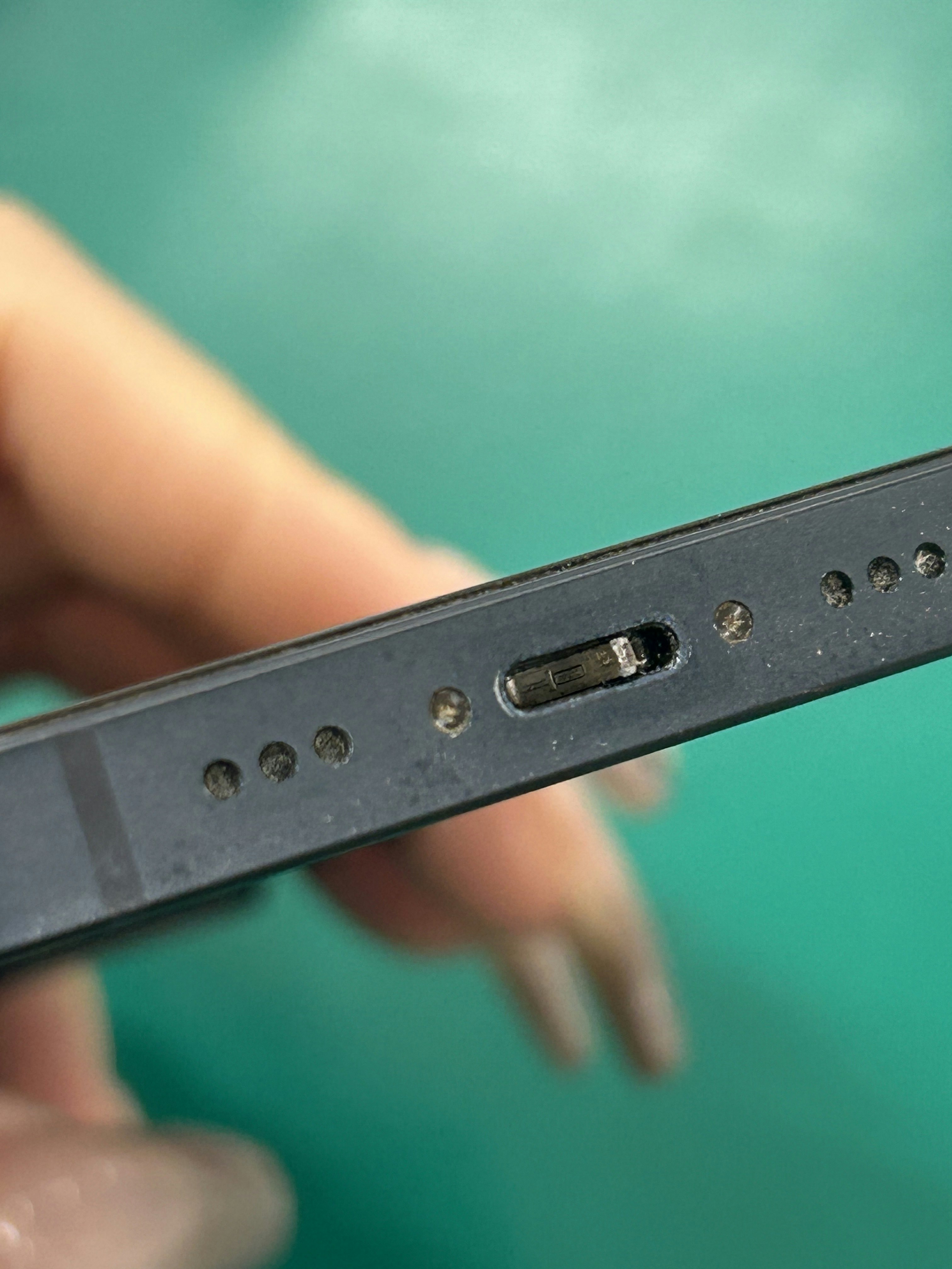 iPhone　アイフォン　あいふぉん　充電　修理