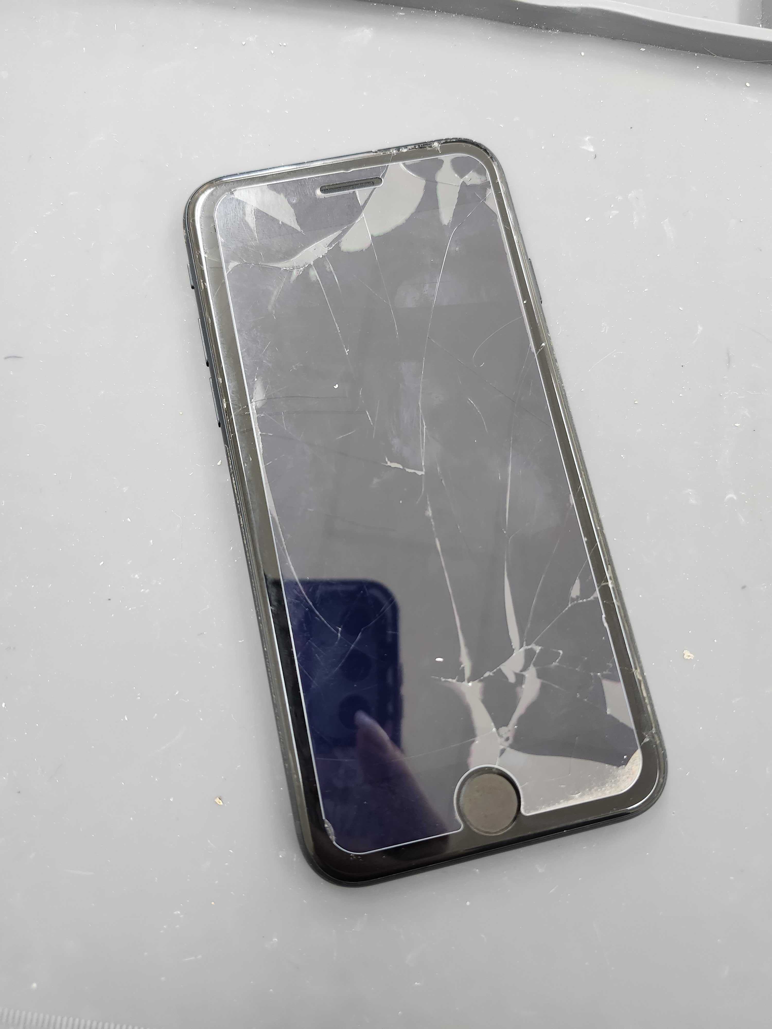 iPhone SE3】画面割れ＋バッテリー劣化を同時修理でお得に！即日60分で