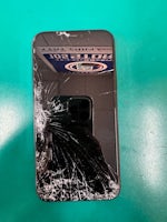 【豊川市でiPhone11 Proの画面交換修理】バキバキに割れた画面も当日修理対応！