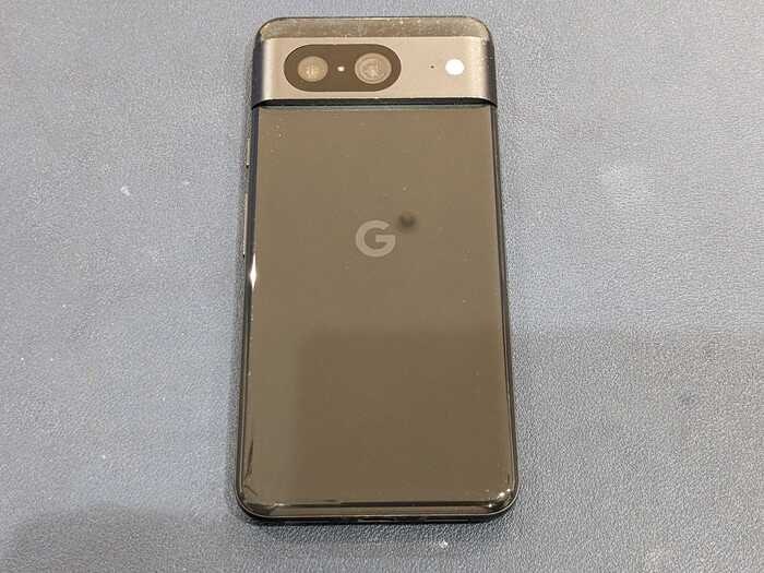 ぴくせる　ピクセル　Pixel 8　落下　割れ　白い影　破片　カメラレンズ　れんず　交換