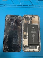iPhone12Pro 画面割れてしまった🪛 画面交換【イオン豊橋南】
