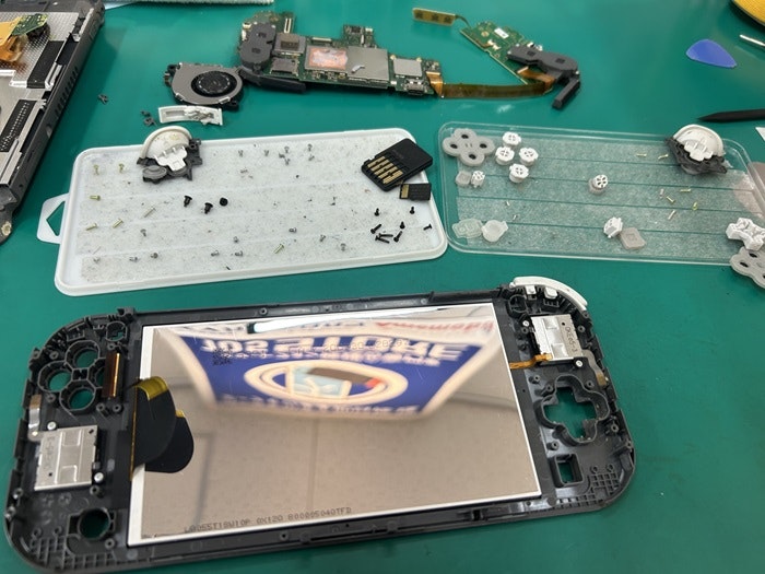ニンテンドー switch Lite　液晶の故障　春日井市・高蔵寺・瀬戸市・尾張旭市・多治見市・長久手市・守山区その他名古屋