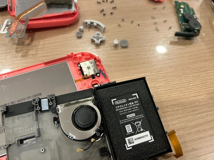 Switch lite 液晶修理 一宮市