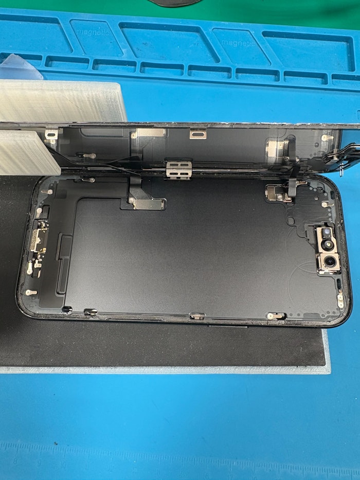 iPhone15　画面修理　即日